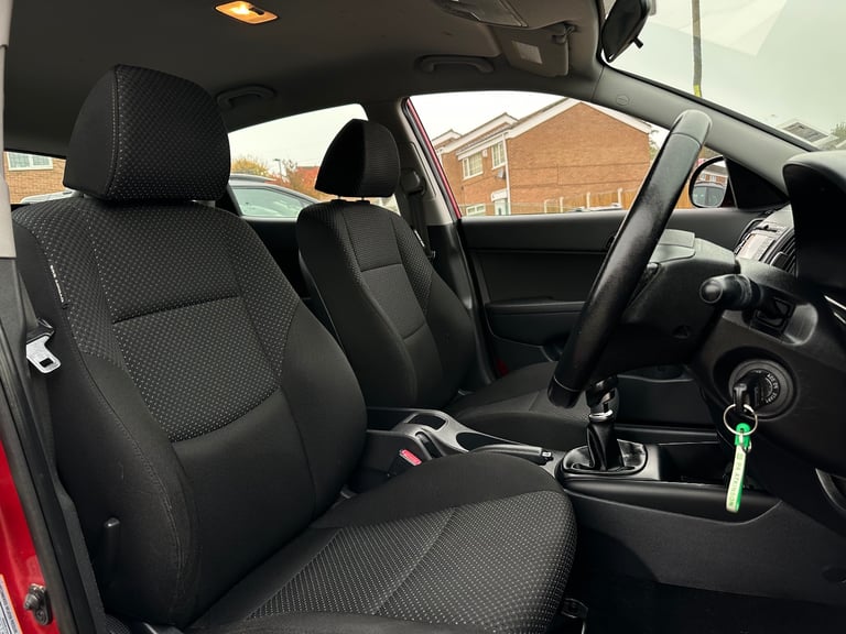 Hyundai, I30, Hatchback, 2011, Manual, 1396 (cc), 5 doors With Full Service History 