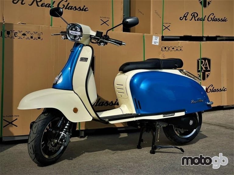 Royal Alloy TG 125cc S a Modern Classic Retro Automatic Moped Scooter