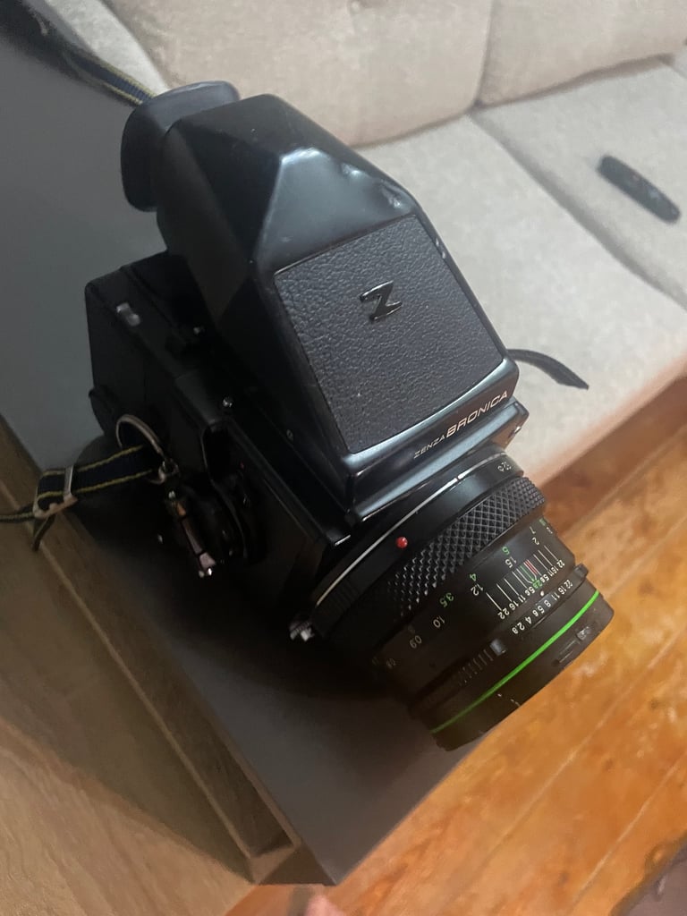 Zenza bronica camera 