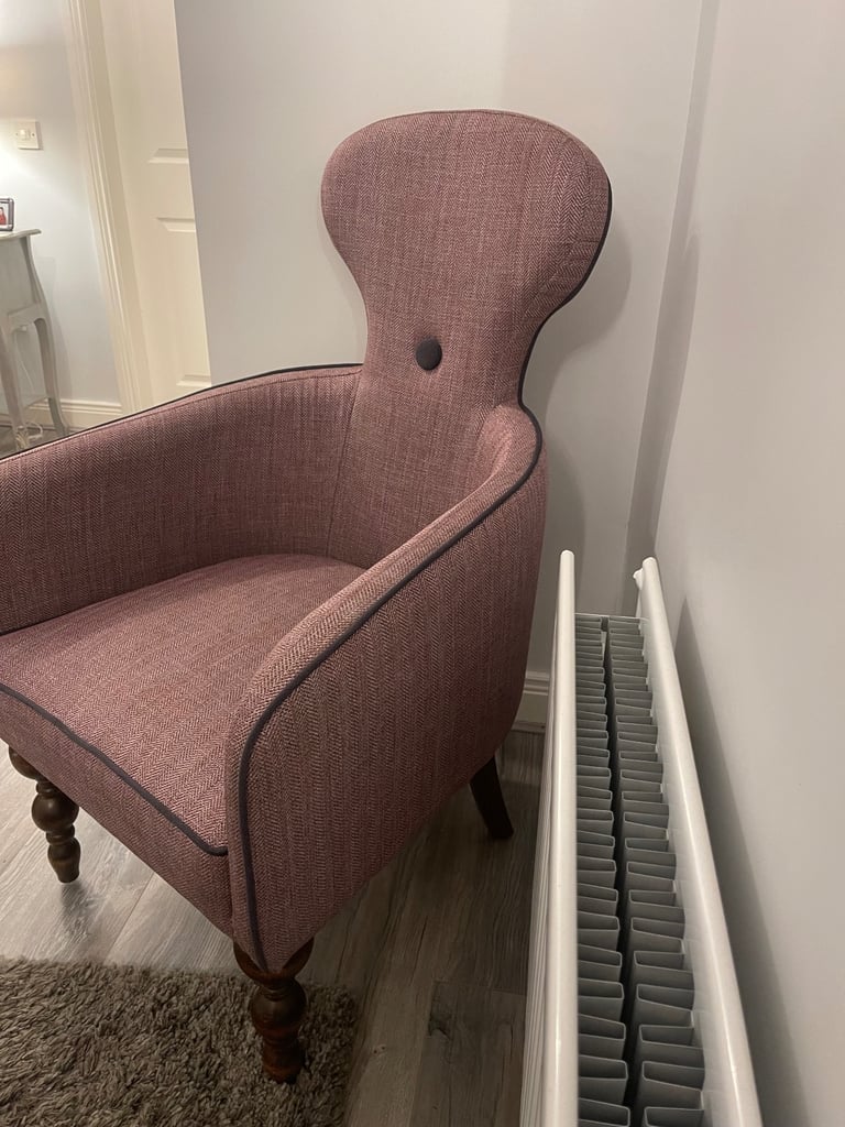 Stunning large lilac purple herringbone chair NEW