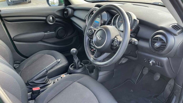 2020 MINI Hatch 1.5 One Classic II 5dr [Comfort/Nav Pack] HATCHBACK PETROL Manual