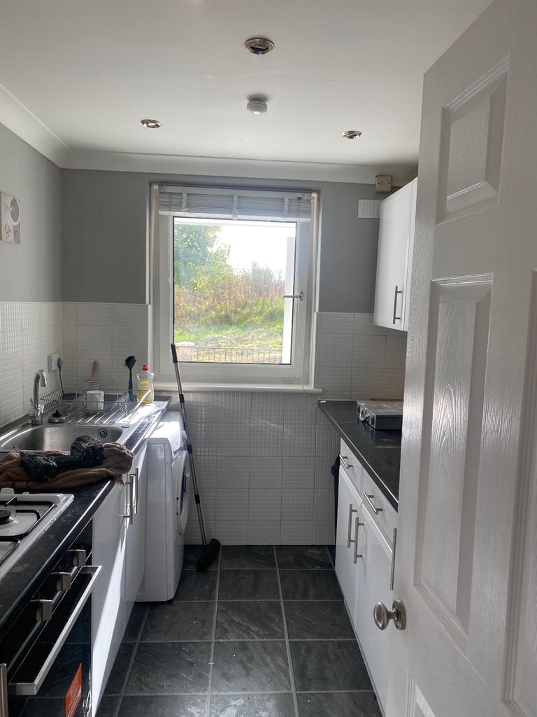 2 bedroom apartment with own garden G53 area 
