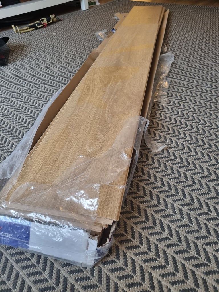 Laminate flooring - Quickstep Majestic Woodland Oak Natural MJ3546