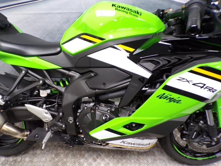 2025 KAWASAKI ZX4-RR PERFORMANCE LOW MILEAGE