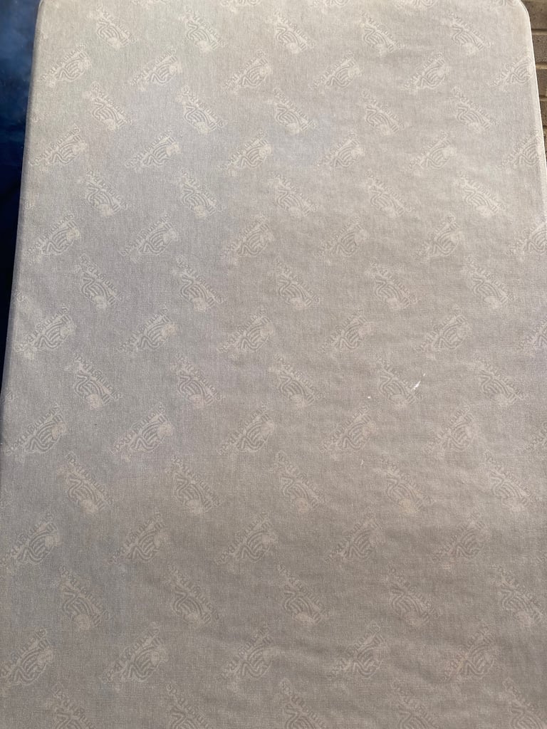 FREE Single silent night bed with 2 drawers 