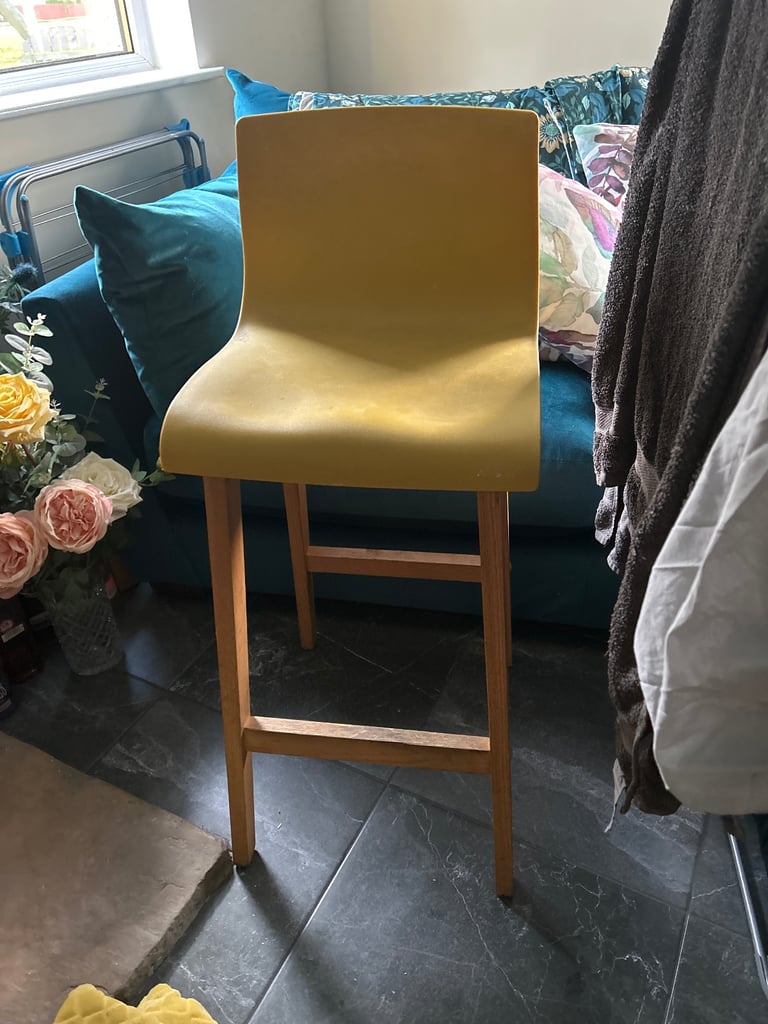 image for 2 breakfast/bar stools 