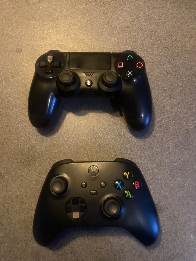 PS4 and Xbox one controller 