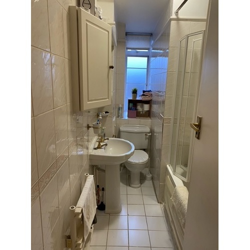 Spacious Studio Du Cane Court, Balham High Road, SW17 7JA * Heating & Hot Water Inc