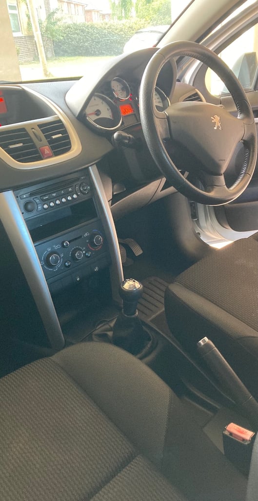 Peugeot, 207, Hatchback, 2011, Manual, 1360 (cc),5 doors - Image 6