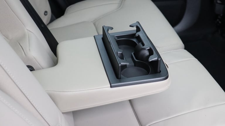 2025 Volvo XC90 T8 PHEV AWD Ultra Dark (Sunroof, 360 Camera, Bowers &amp; Wilkins Sound) ESTATE P...
