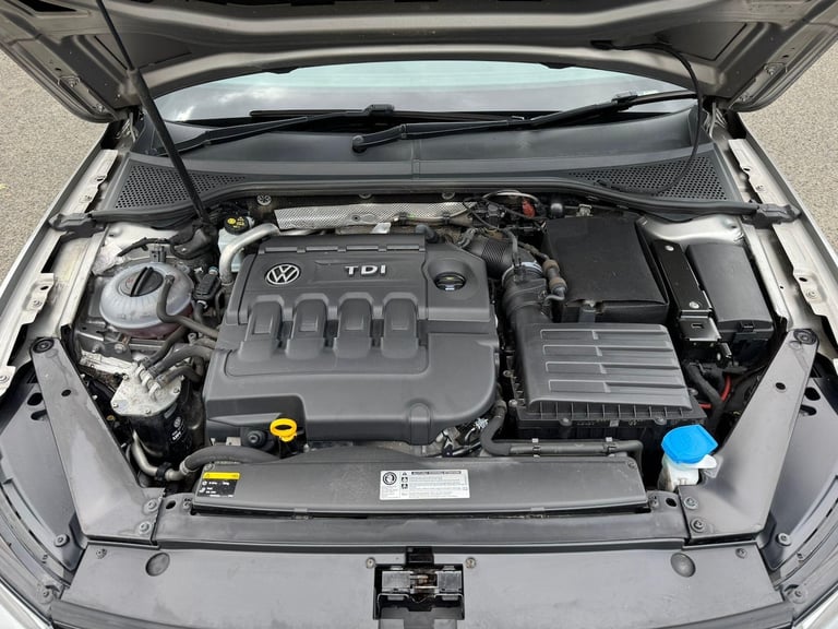 2015 Volkswagen Passat 2.0 TDI BlueMotion Tech R-Line Euro 6 (s/s) 5dr ESTATE Diesel Manual