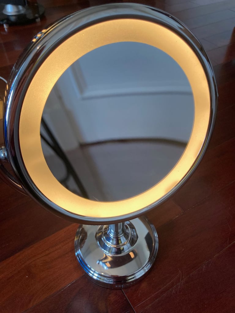 Revlon Magnifying Make-up Mirror