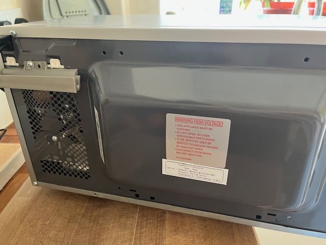 Panasonic Microwave Oven - Like New - RRP £100