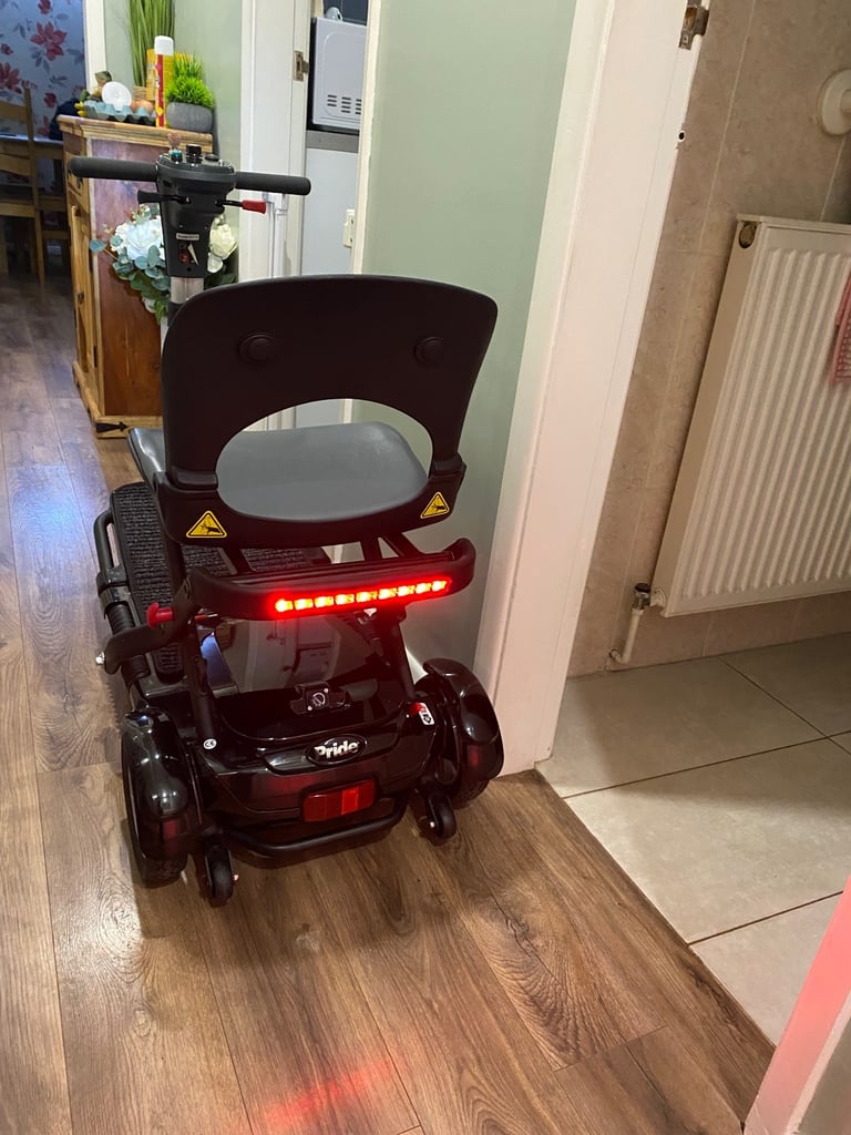 Mobility scooter pride quest manual folding boot scooter 
