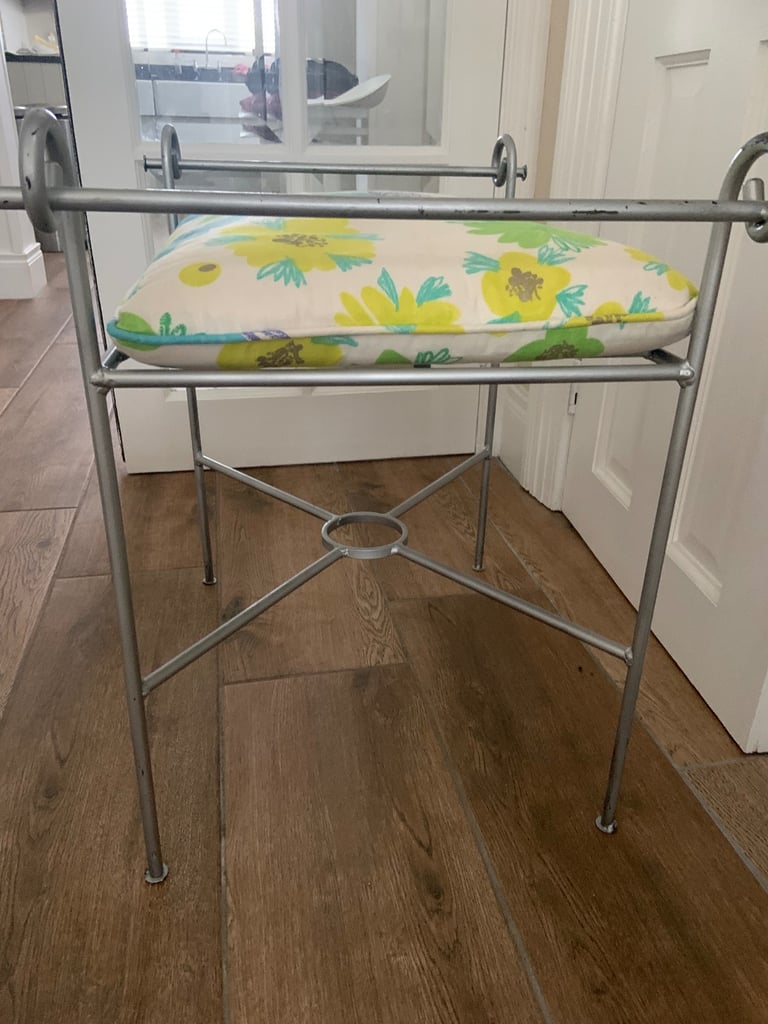 Bedroom seat. 