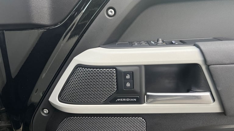 2022 Land Rover Defender Diesel Estate 3.0 D250 X-Dynamic SE 90 3dr Auto SUV Diesel Automatic