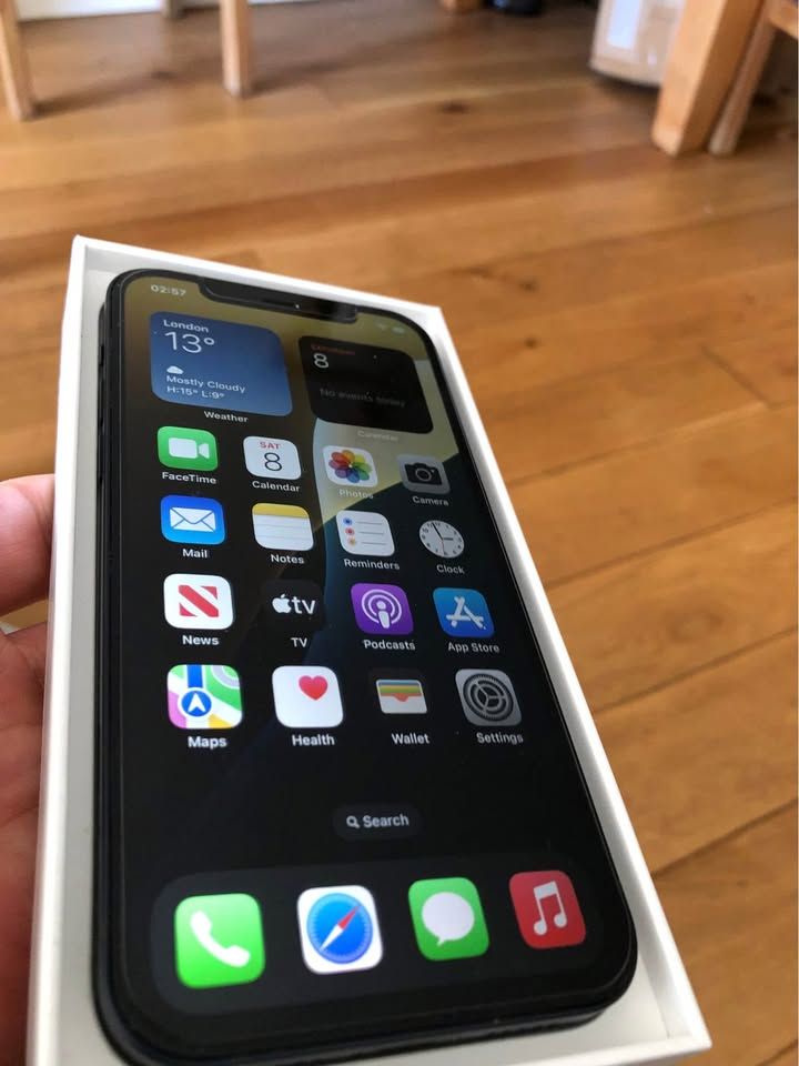 iPhone 12 unlocked 64gb in excellent condition