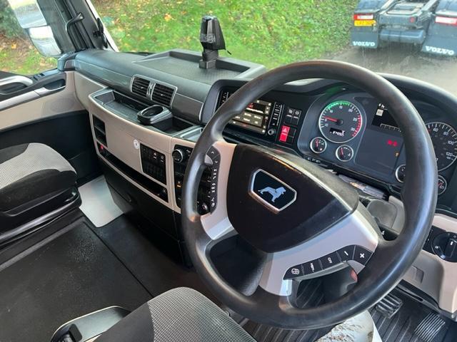 2019 MAN TGX XLX 26.460 Euro 6 6x2 tractor unit fridge a/c slider media system