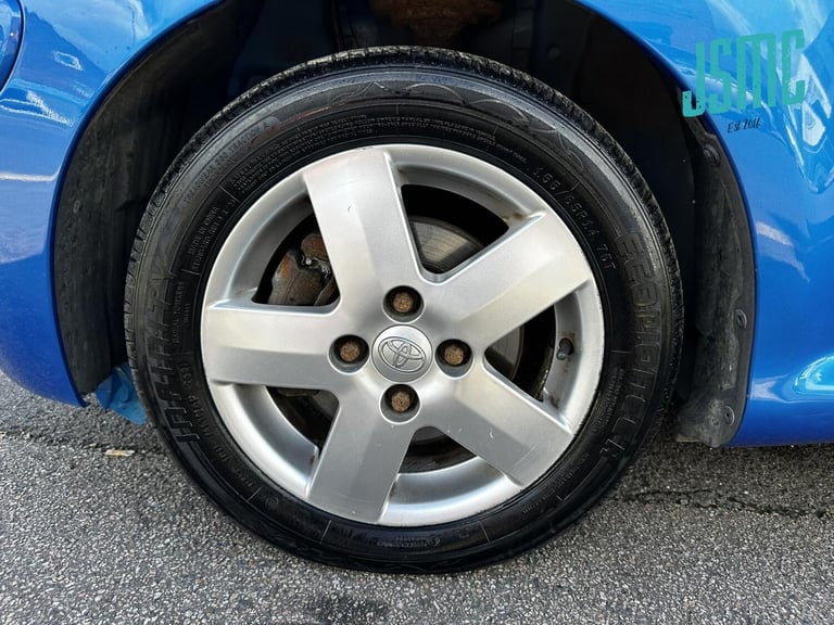 2010 Toyota AYGO 1.0 VVT-i Blue Hatchback 3dr Petrol Manual Euro 4 (67 bhp) Hatchback Petrol Manual