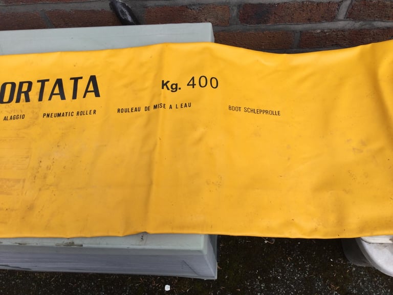 Boat rollers inflatable