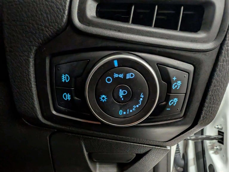 2017 Ford Focus 1.0T EcoBoost ST-Line Euro 6 (s/s) 5dr HATCHBACK Petrol Manual