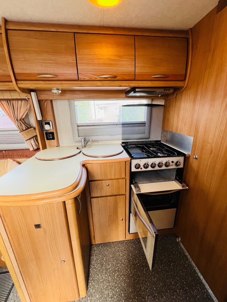 Autocrusie starburst 2005 motorhome