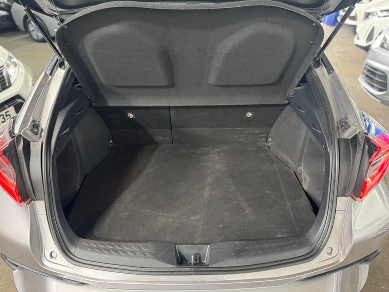 2018 Toyota C-HR 1.8 VVT-h Dynamic SUV 5dr Petrol Hybrid CVT Euro 6 (s/s) (122 ps) HATCHBACK Petr...