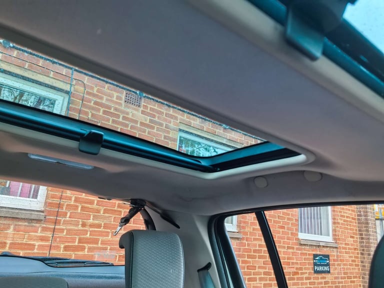 2009 Renault Clio 1.1 Clio Expression 16v 5dr Hatchback Petrol Manual