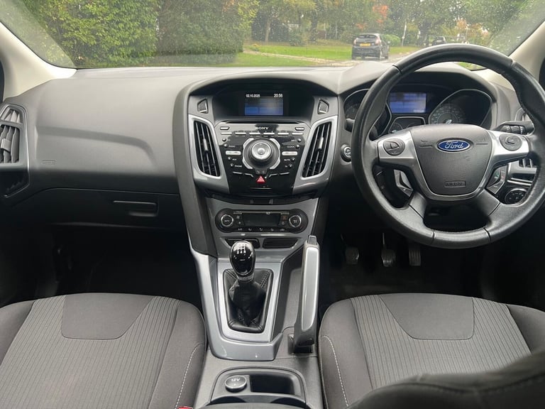 2011 Ford Focus 1.6 125 Titanium 5dr, ULEZ HPI, 2 Owner HATCHBACK Petrol Manual