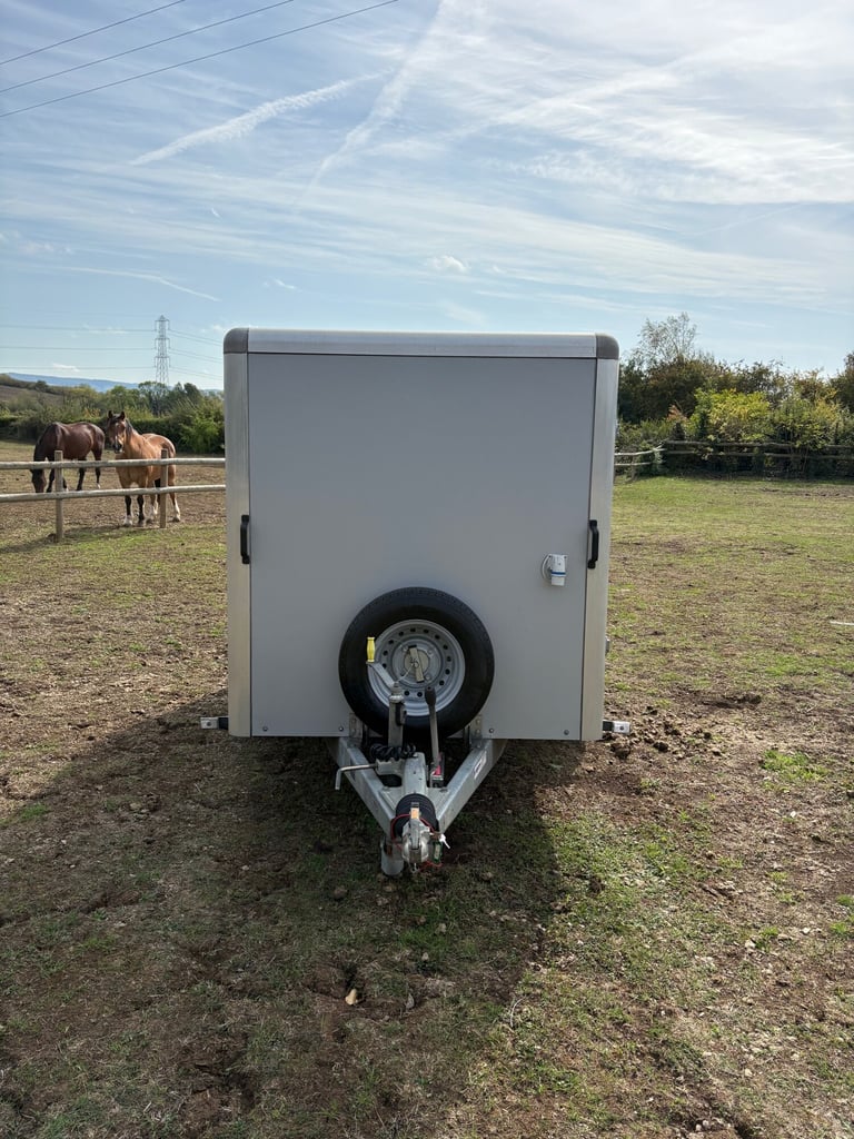  INDESPENSION TAV 5 Box Trailer Twin Axle   Manual