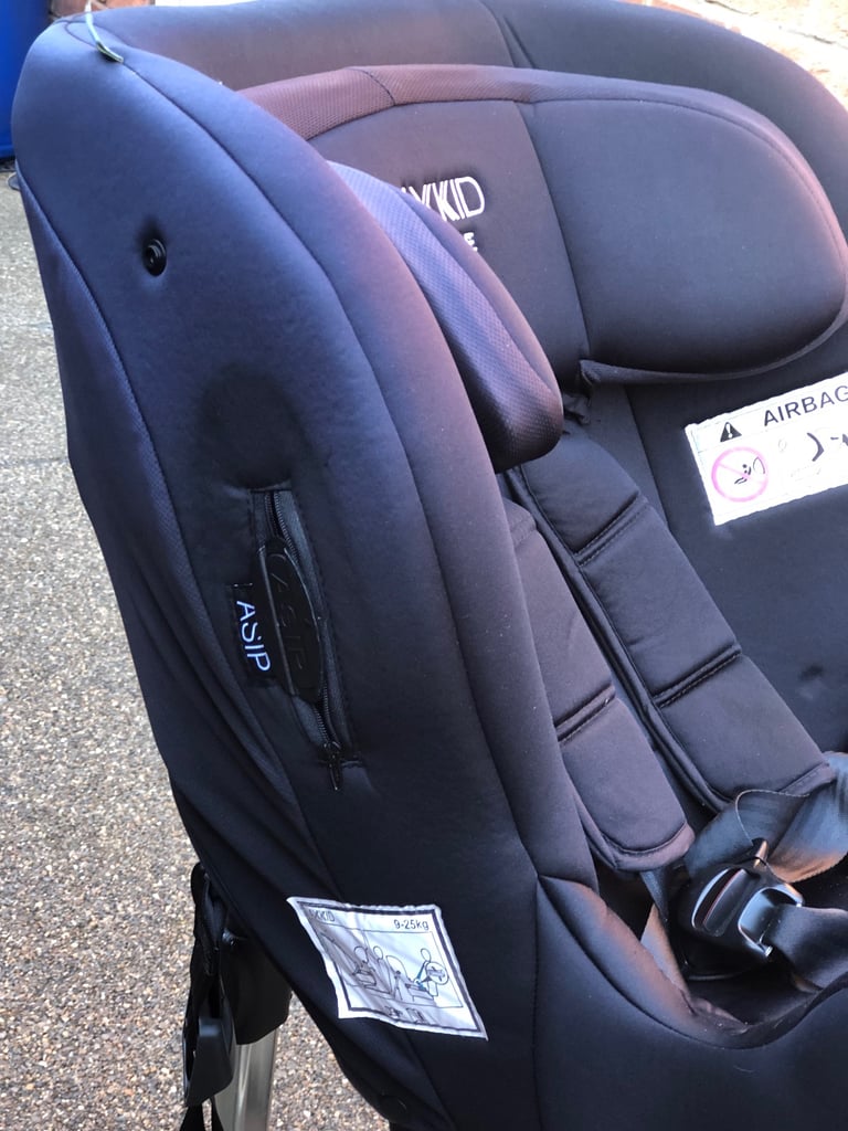 AXKID MOVE BLACK CHILD’S CAR SEAT