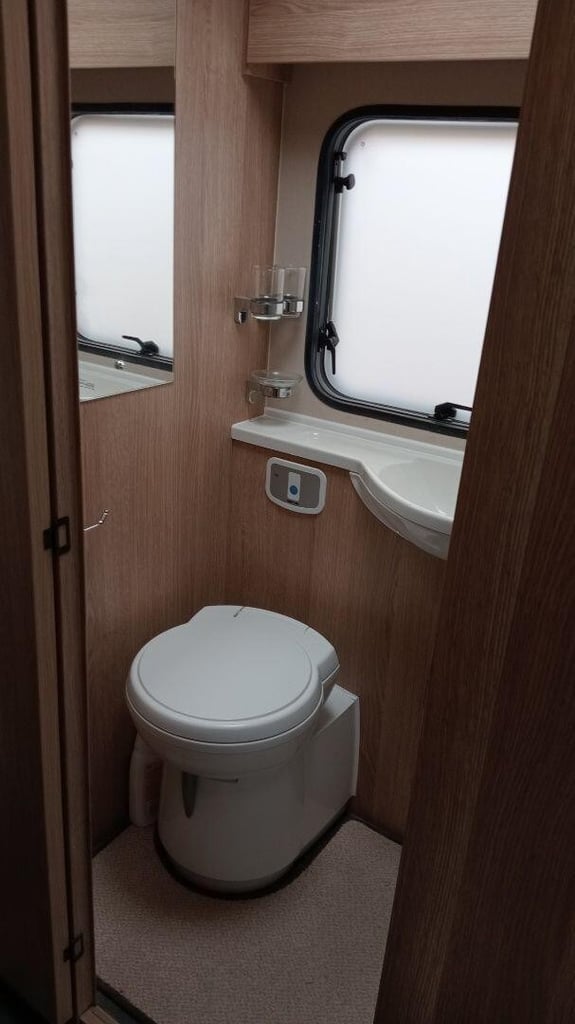 2020 Auto-Trail Imala 734
