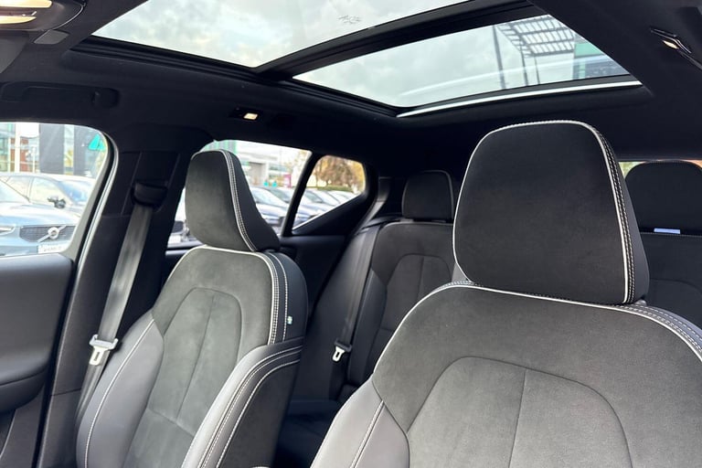 2022 Volvo XC40 2.0 B4 MHEV Ultimate SUV 5dr Petrol Hybrid DCT Auto Euro 6 (s/s) (197 ps) ESTATE ...