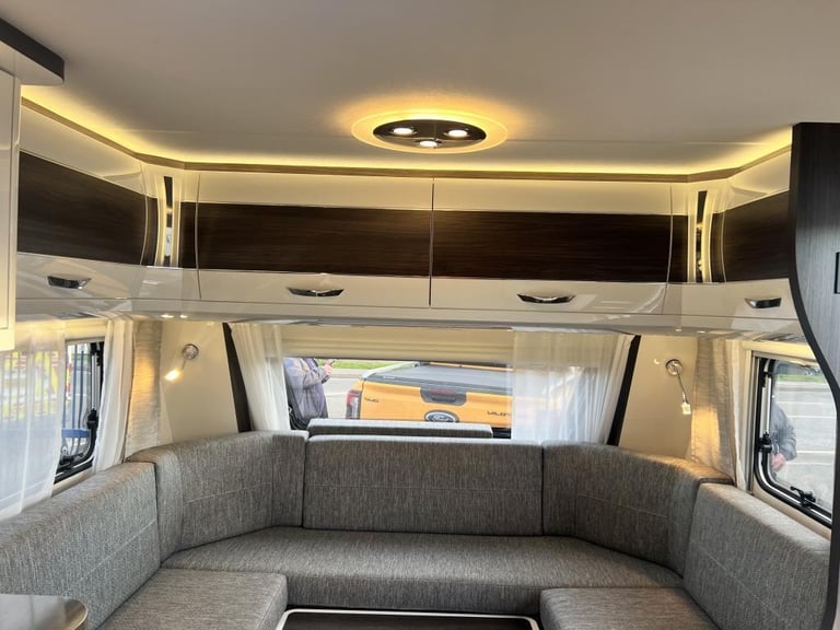 2024 HOBBY PRESTIGE 720 KWFU 6 Berth fixed bunk beds