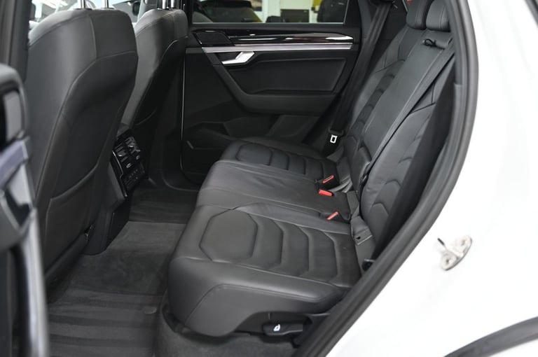 2018 68 VOLKSWAGEN TOUAREG 3.0 TDI V6 R-LINE SUV 5DR DIESEL TIPTRONIC 4MOTION EU