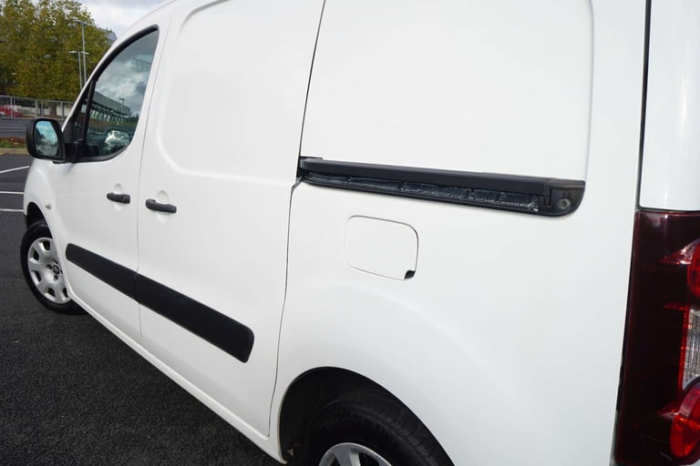 2018 Peugeot Partner 1.6 Partner Professional L1 Blue HDi + EURO 6 Panel Van Diesel Manual