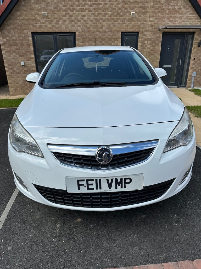 2011 Vauxhall Astra 1.7 Diesel 3 Months Mot Full Service Excellent Condition Car