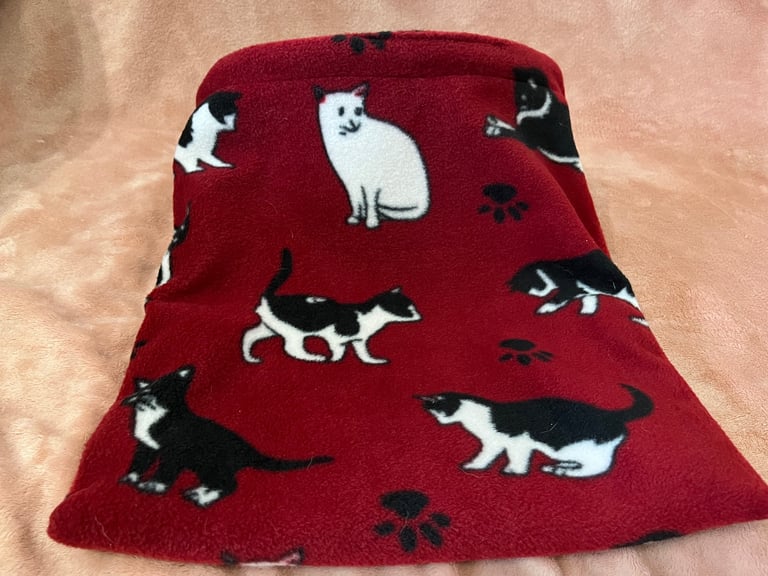5 cat snuggle sacks
