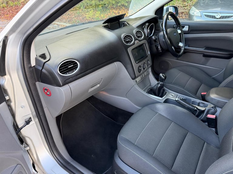 2010 Ford Focus 2.0 Titanium 5dr HATCHBACK PETROL Manual