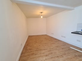 Studio Flat in Central Brixham
