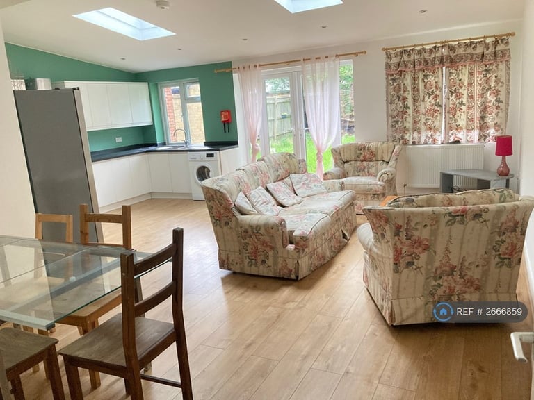 image for 5 bedroom house in Vincent Street, Southampton, SO15 (5 bed) (#2666859)