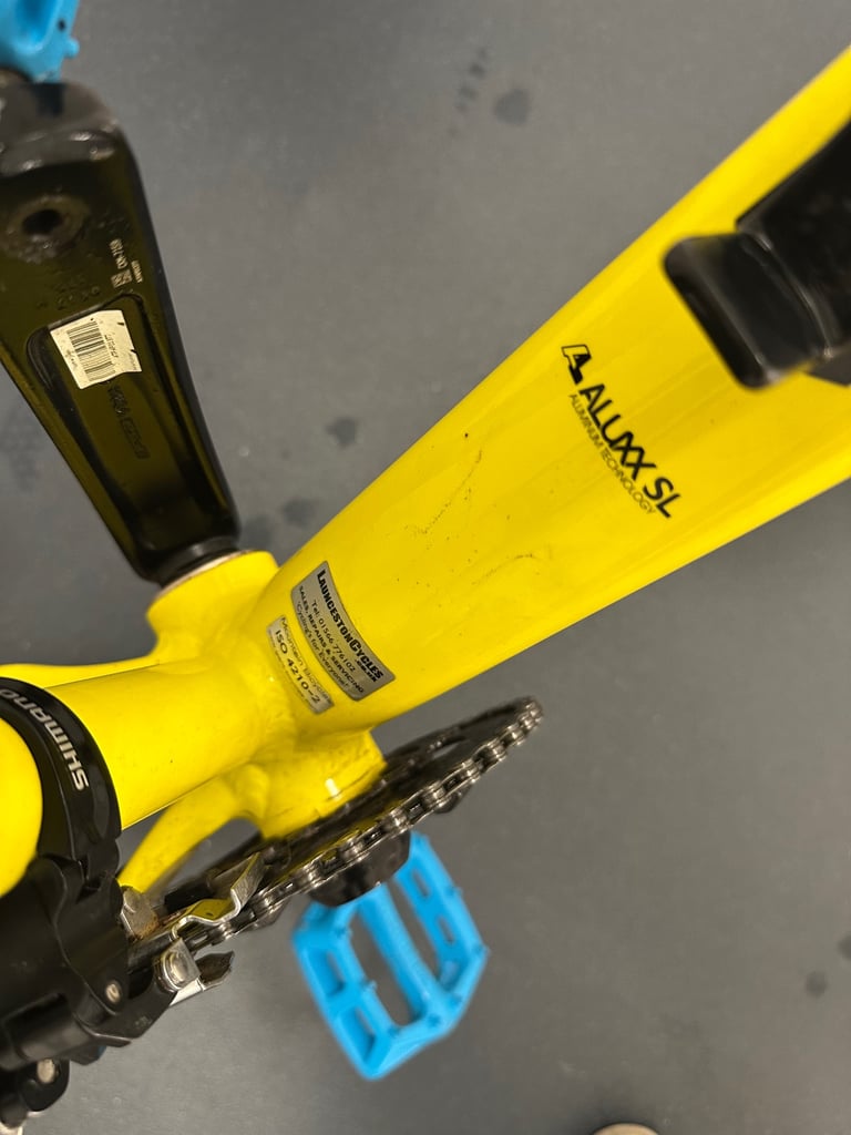 Giant fathom large frame mountain bike 