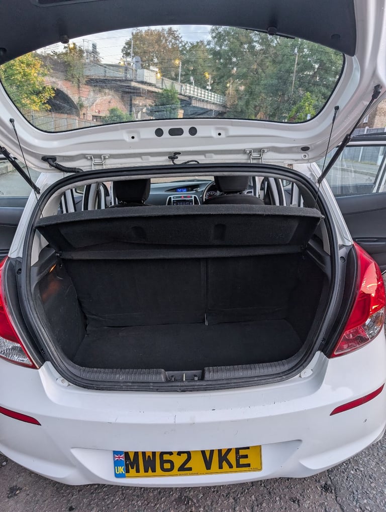 Hyundai, I20, Hatchback, 2013, Manual, 1248 (cc), 5 doors