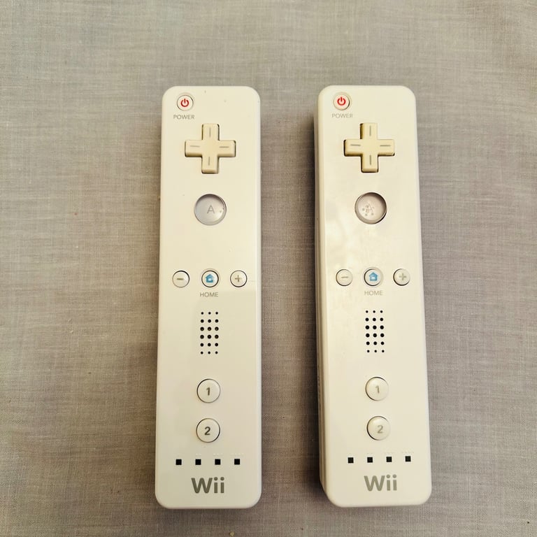 Nintendo Wii Remote Controllers-Untested/Not Working-Clean Condition-Spares/Repair.