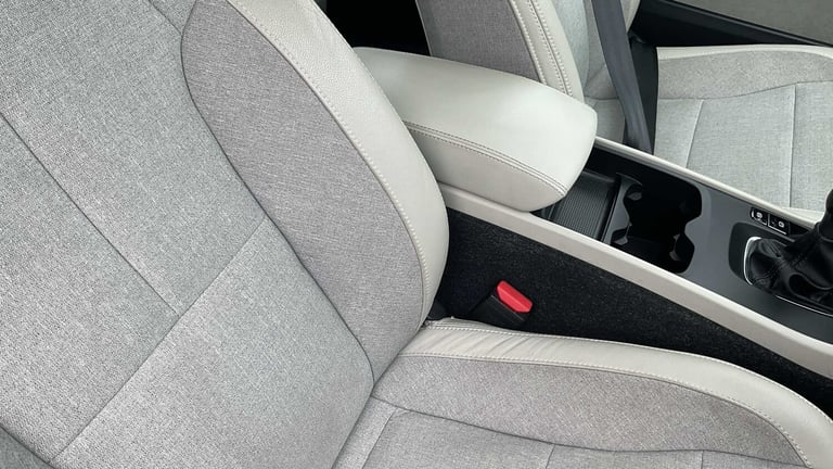 Volvo XC40 1.5 T3 Momentum 5dr Estate Petrol Manual