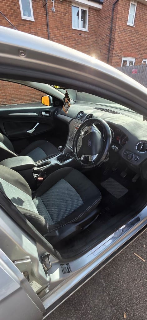Ford, MONDEO, FULL SERVICE HISTORY Hatchback, 2009, Manual, 1997 (cc), 5 doors