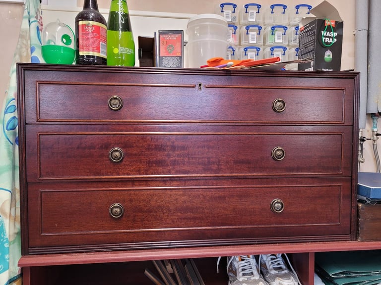 Reproduction chest of drawers