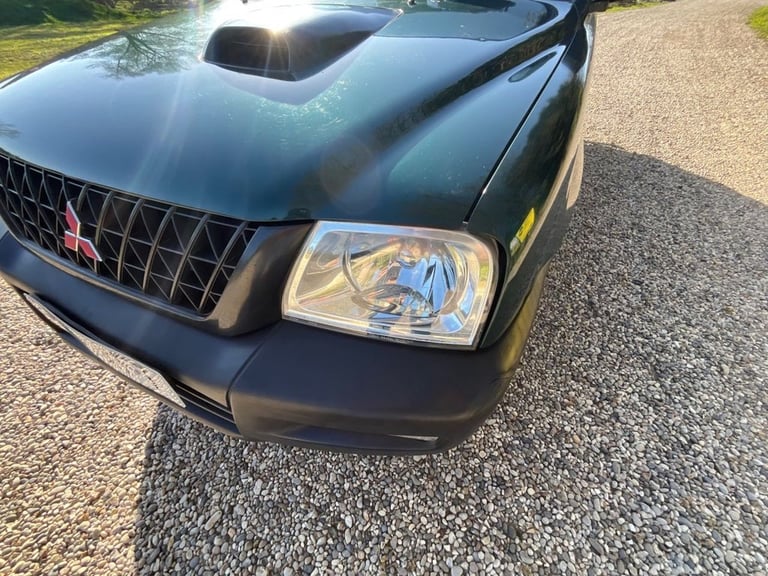 2004 Mitsubishi L200 2.5 TD 4Work Pickup 2dr Diesel Manual 4WD (113 bhp) PICKUP Diesel Manual