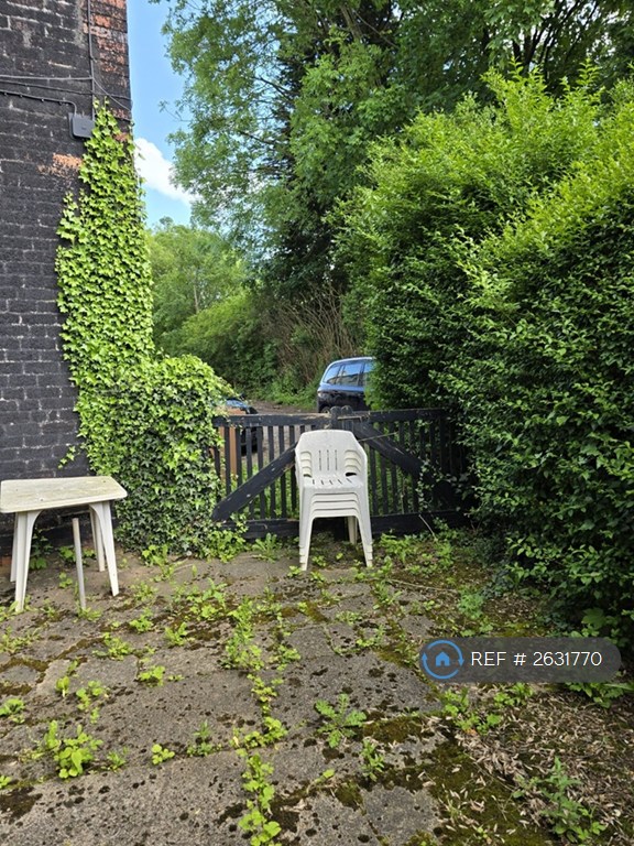 2 bedroom house in Greyswood Road, Stoke-On-Trent, ST4 (2 bed) (#2631770)