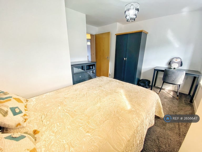 2 bedroom flat in Jacob House, Portsmouth, PO1 (2 bed) (#2656647)